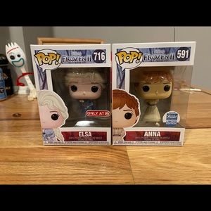 Funko Pop Elsa and Anna